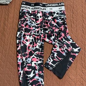 Girls Youth XS Under Armour Capri pants NWOT